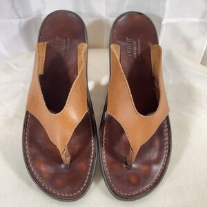 Munro American Sculpted Collection Tan Leather Flip Flop Sandal Womens Size 10.5